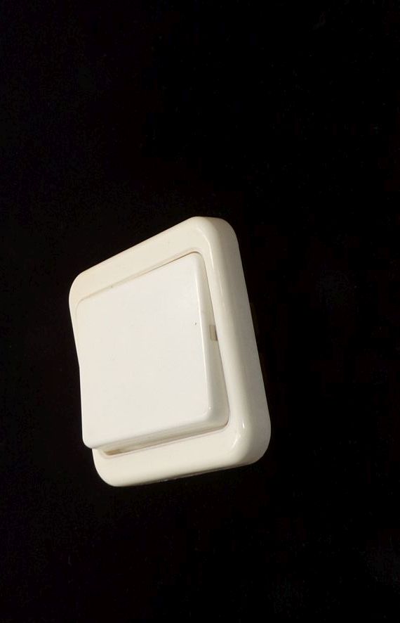 Wechselschalter Lichtschalter An Aus Weiß DDR Vintage Schalter 