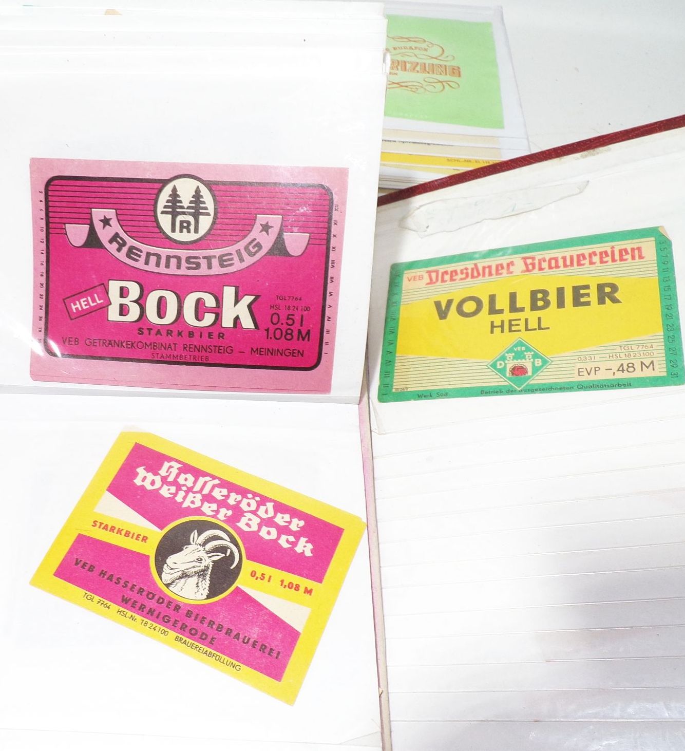 Konvolut alte Bieretiketten und Weinetiketten Konvolut alte Bieretiketten und Weinetiketten