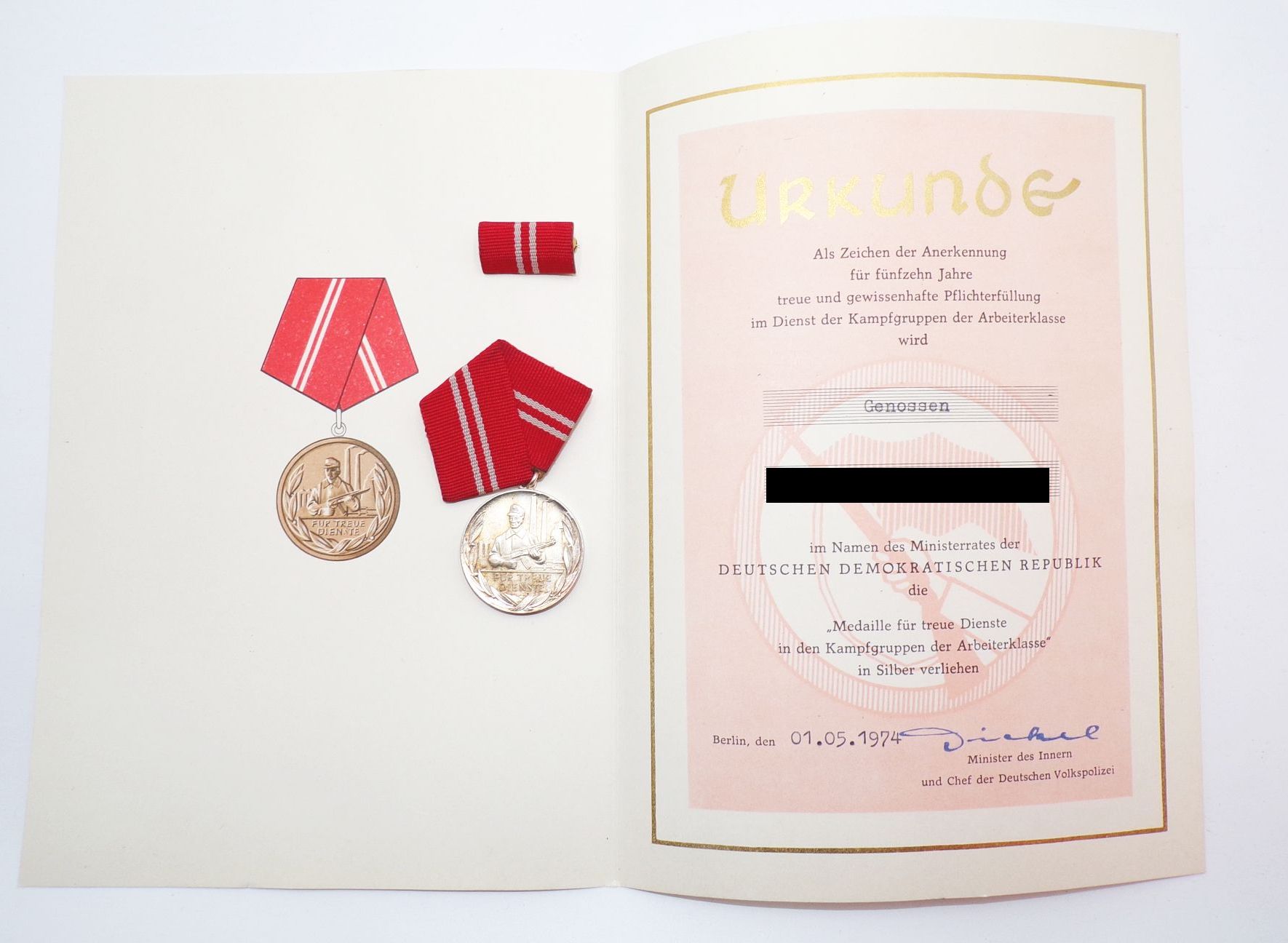 Kampfgruppe Auszeichnungen bronze silber gold Stufe Urkunden DDR