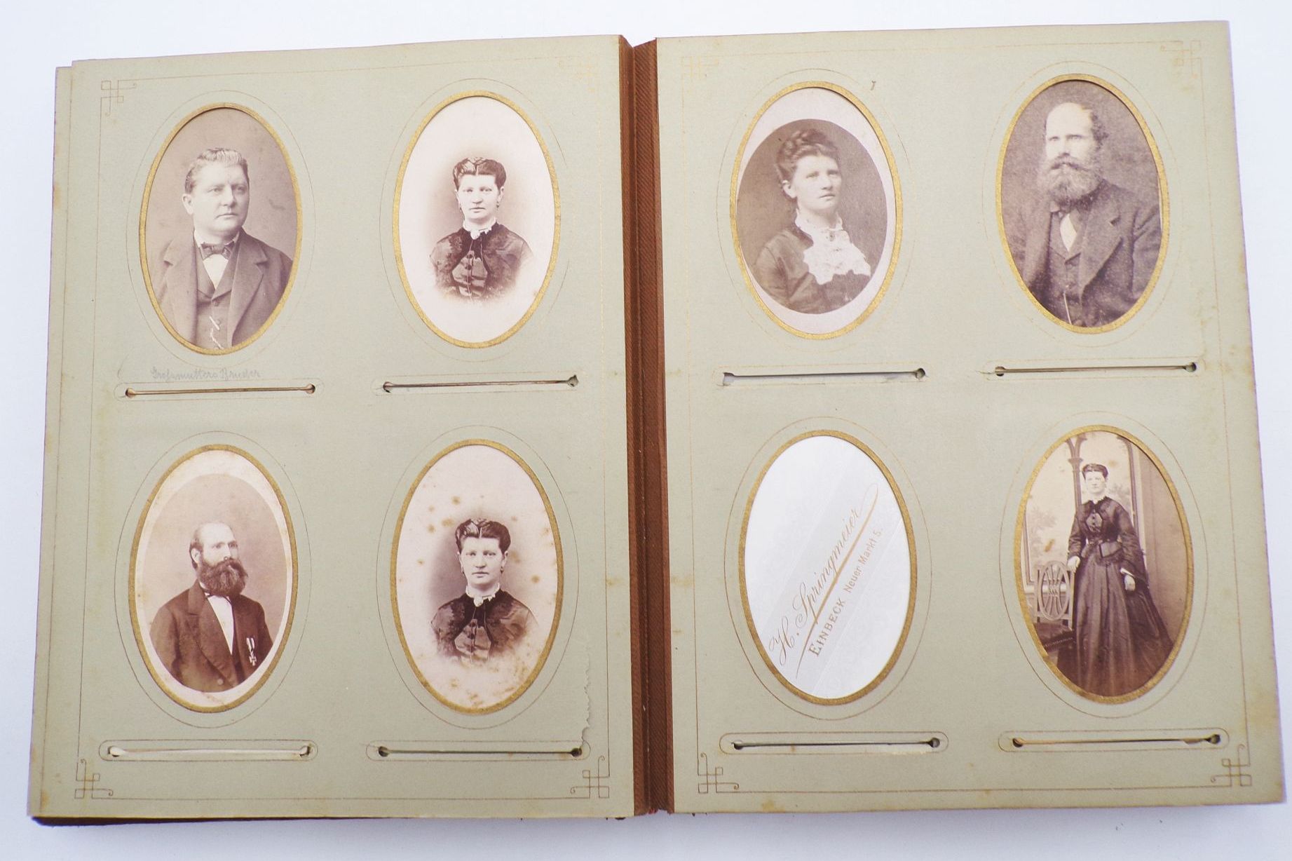 Altes Fotoalbum mit CDV Fotos und Kabinettaufnahmen um 1900
