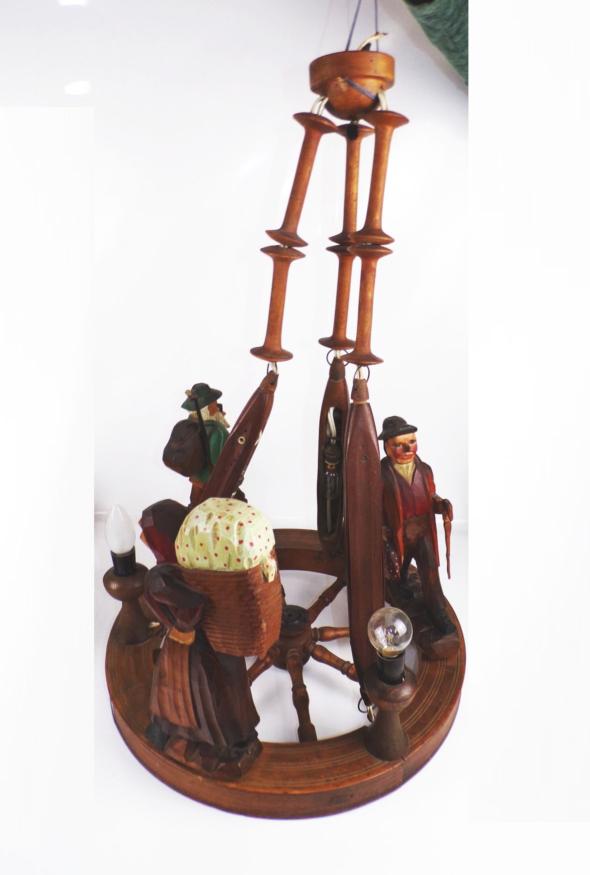 Alte Bauernlampe Deckenleuchte um 1900 geschnitzte Figuren Bauernstube