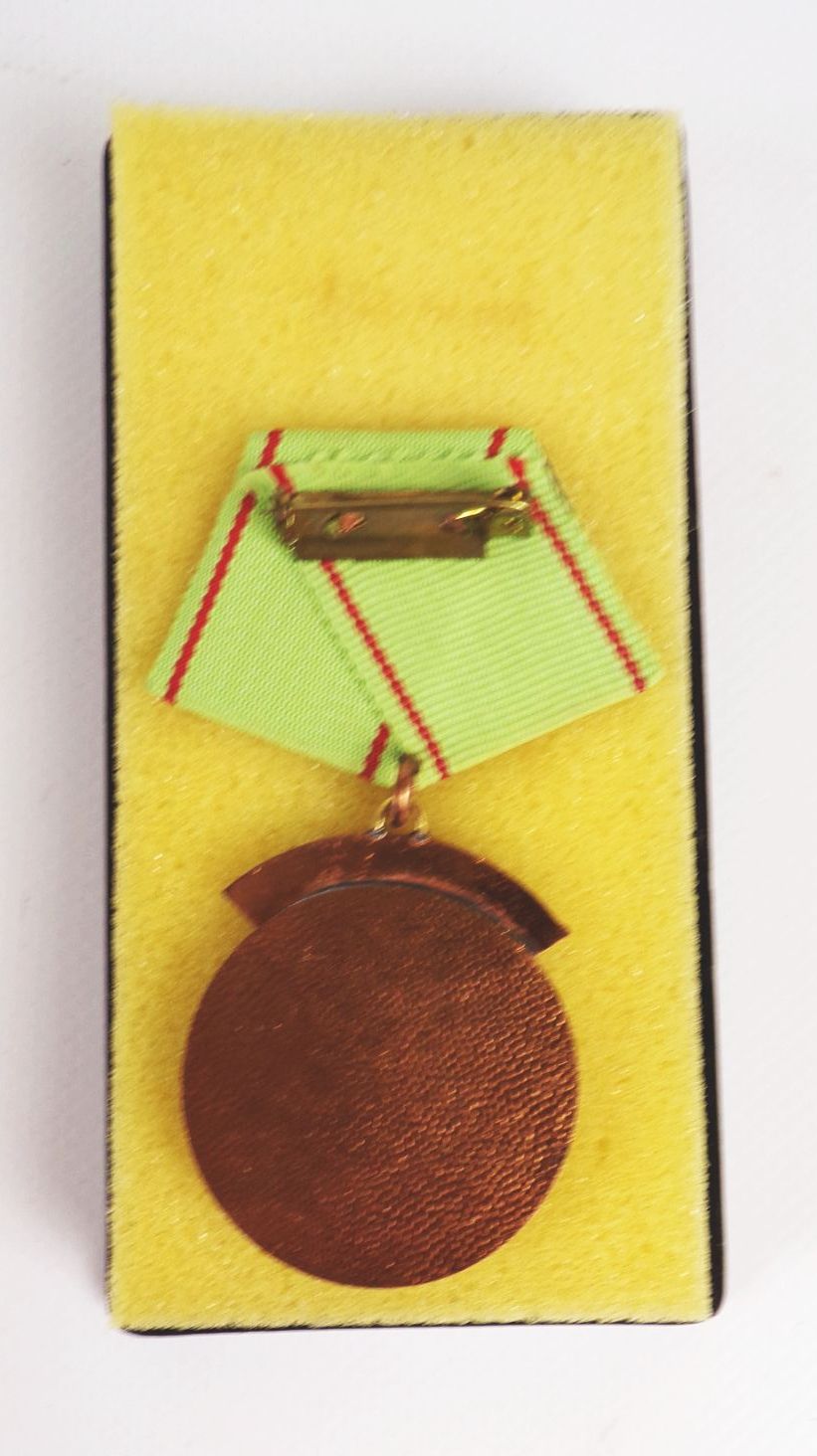 Volkspolizei Abzeichen Für Dienste am Volke DDR VP Etui