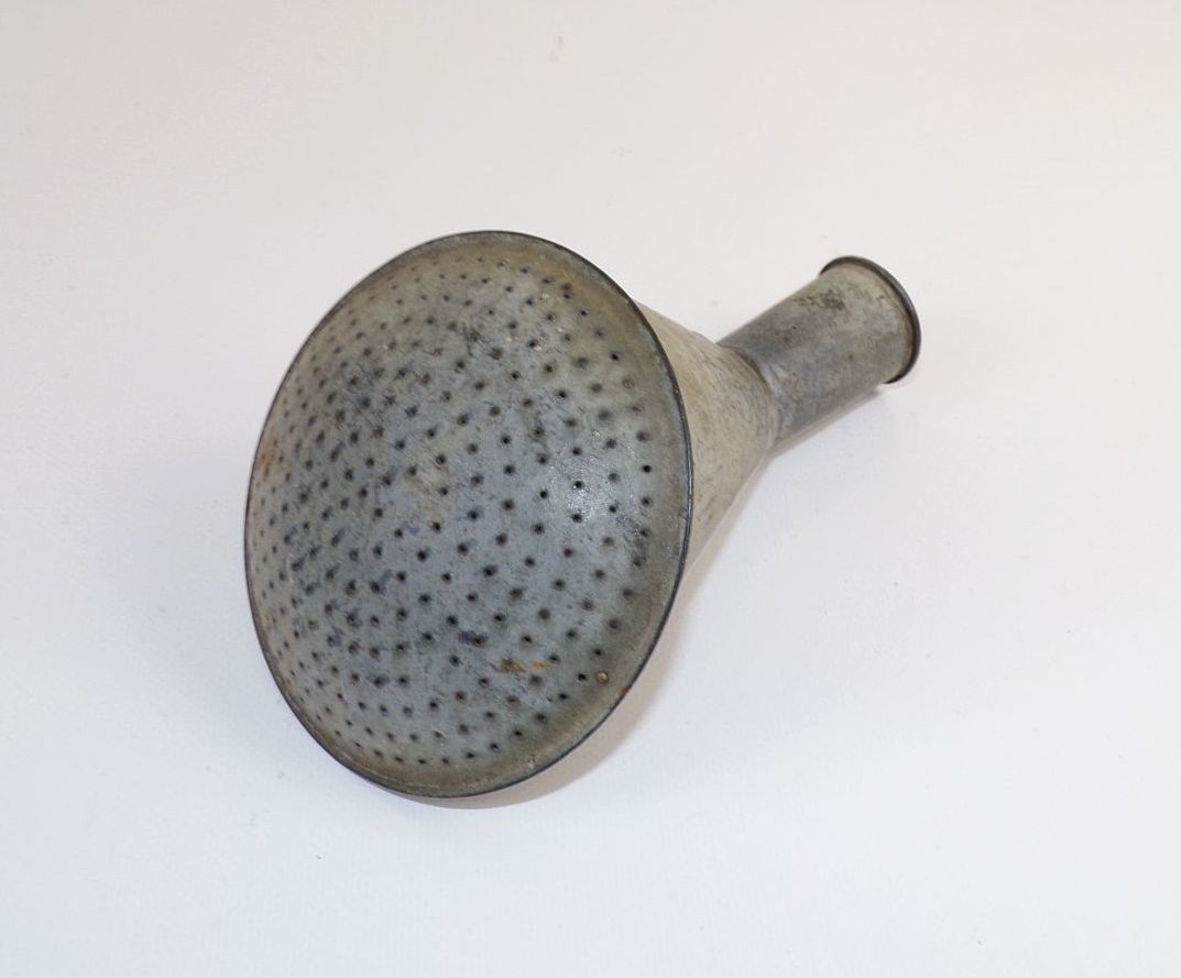 Alte Gießkannentülle Aufsatz für Gießkanne Zink 