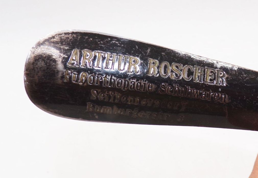 Alter Schuhlöffel mit Reklame Arthur Roscher Seifhennersdorf Antik Alter Schuhlöffel mit Reklame Arthur Roscher Seifhennersdorf Antik