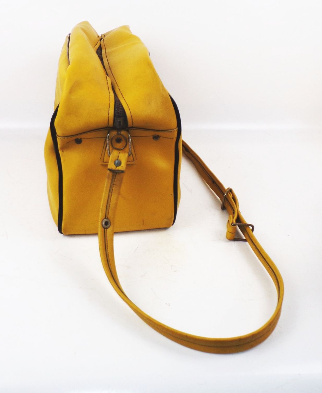 Alte Tasche Fussball DDR Oberliga 1976 1977 Dynamo Dresden Original