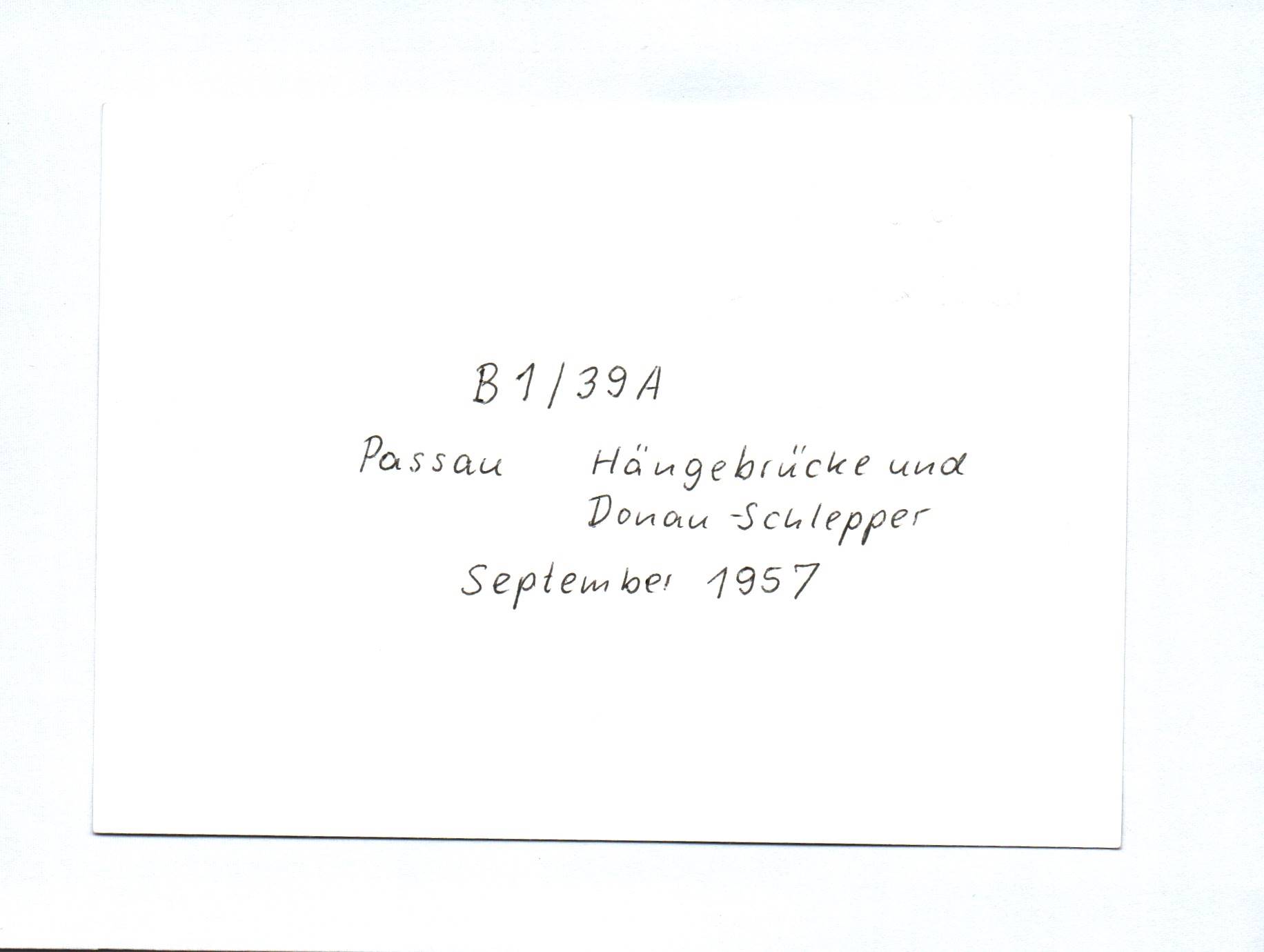 Foto Passau Hängebrücke und Donau Schlepper 1957