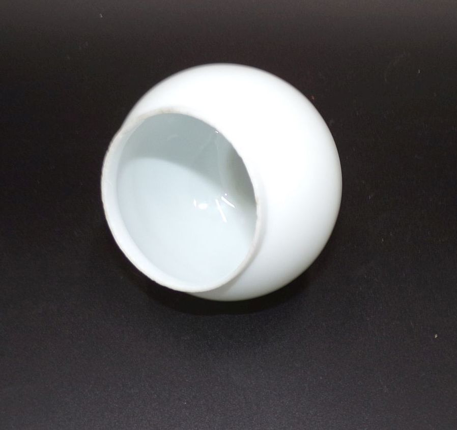 Altes Lampenschirm für Gaslampe Weiß Opalglas um 1900 Lampenglas 