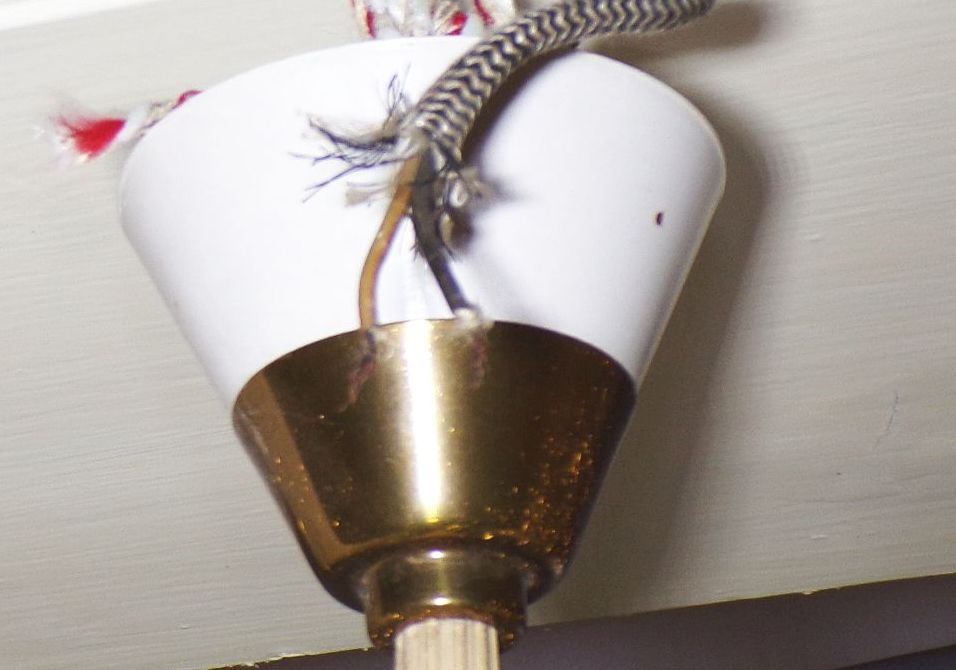 Alte Deckenlampe 3flamig Gelb E27 Rockabilly Leuchte Tütenlampe