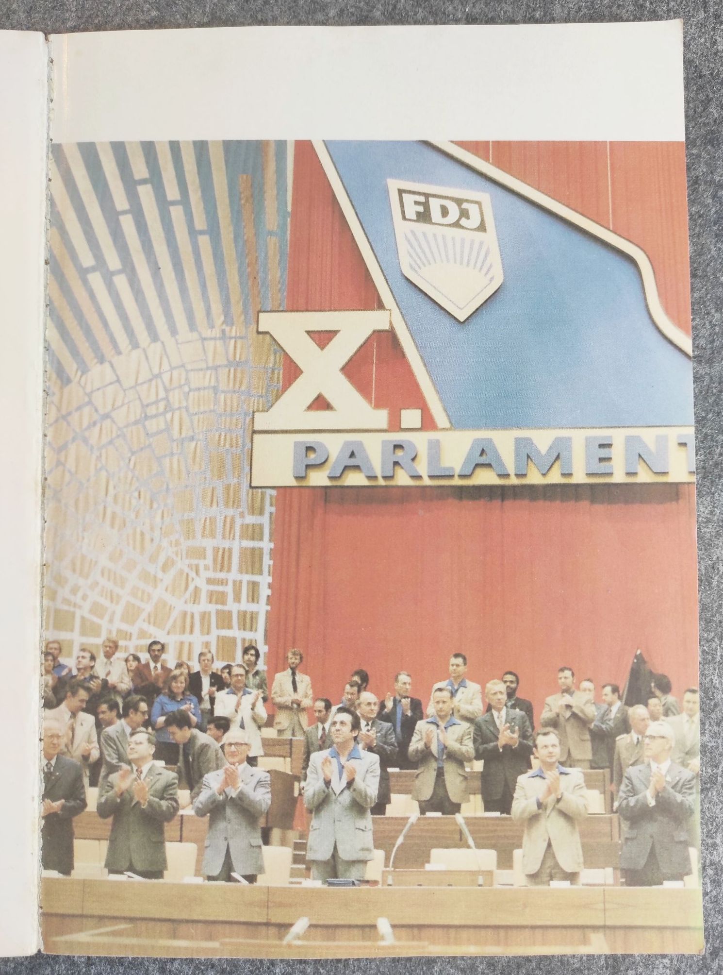 FDJ Vom X zum XI Parlament Junge Welt Berlin 1981 Broschüre FDJ Vom X zum XI Parlament Junge Welt Berlin 1981 Broschüre