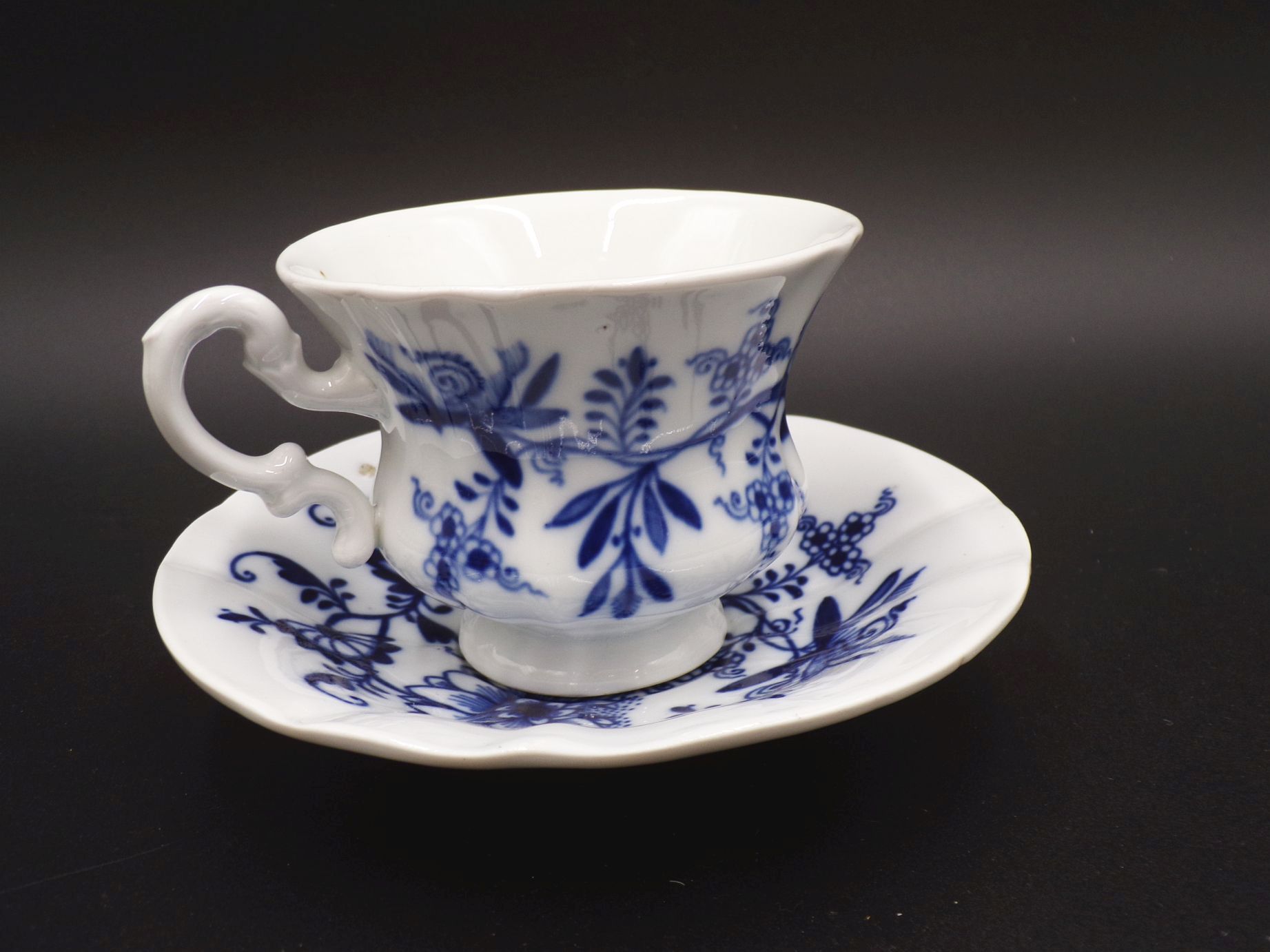 Alte Meissen Tasse mit Unterasse Zwiebelmuster 2 Wahl Form Knaufzeit