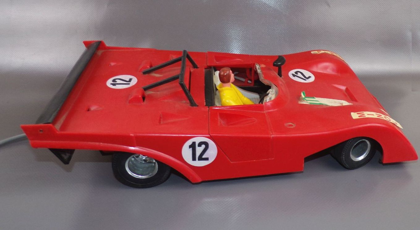 DDR Ferrari Fernlenkauto Rot Sportwagen