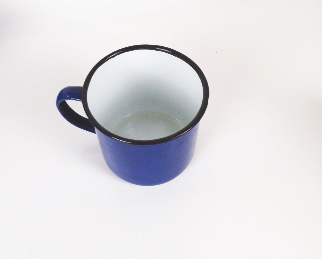 Alte Tasse Emaille blau weiß Tasse Emailtasse Pflanzgefäß Trinkbecher Alte Tasse Emaille blau weiß Tasse Emailtasse Pflanzgefäß Trinkbecher
