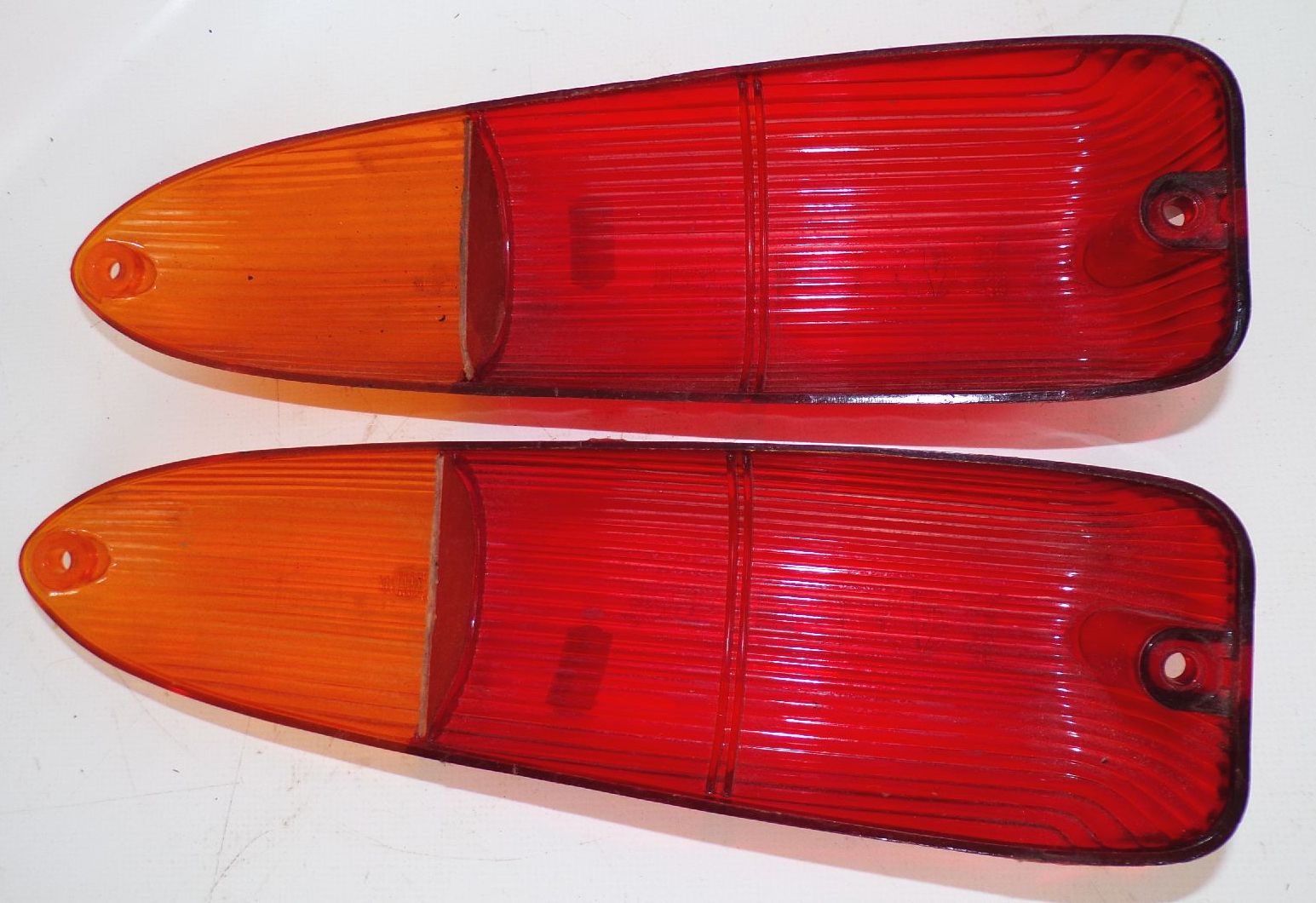 DDR Ruhla Rücklicht Schalen Gehäuse Kappe Trabant 2 Stück Heckleuchte Oldtimer