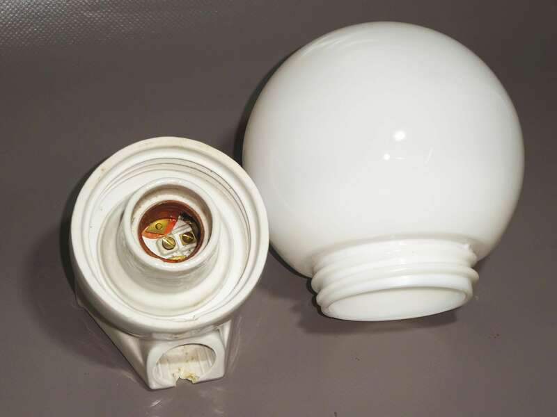 Alte Kugellampe E27 Deckenlampe Weiss Porzellan Glas Industriedesign
