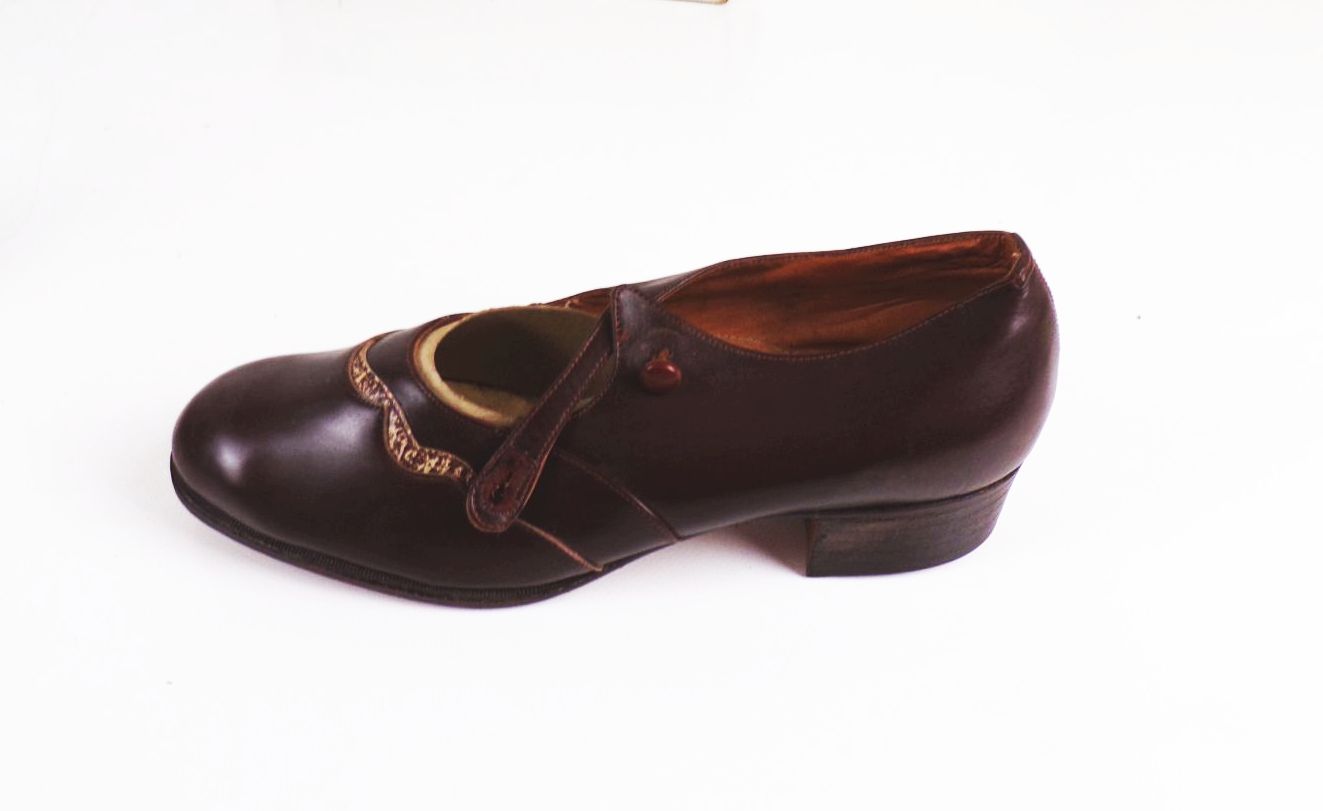 Alte Mädchen Schuhe Damenschuhe braun Größe 34 NOS 1940er OVP Alte Mädchen Schuhe Damenschuhe braun Größe 34 NOS 1940er OVP