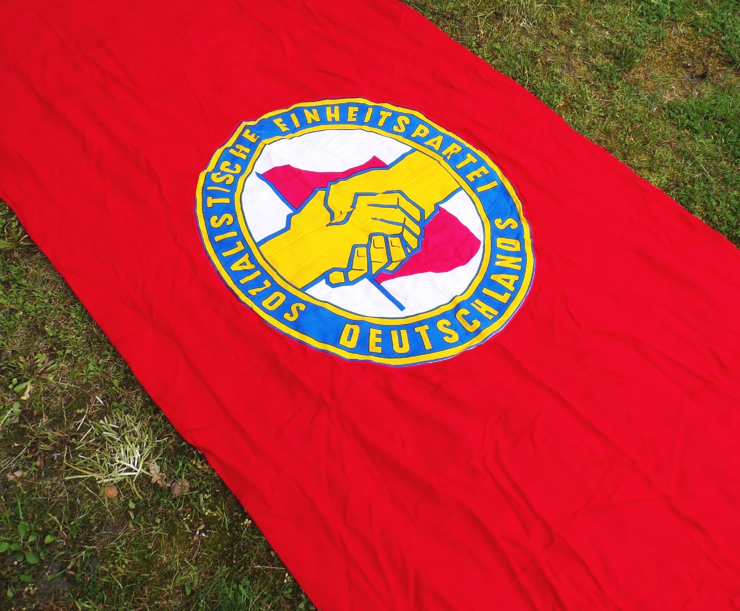 Alte DDR Fahne SED 110 x 260 cm Sozialistische Einheitspartei Deutschland Hausfahne