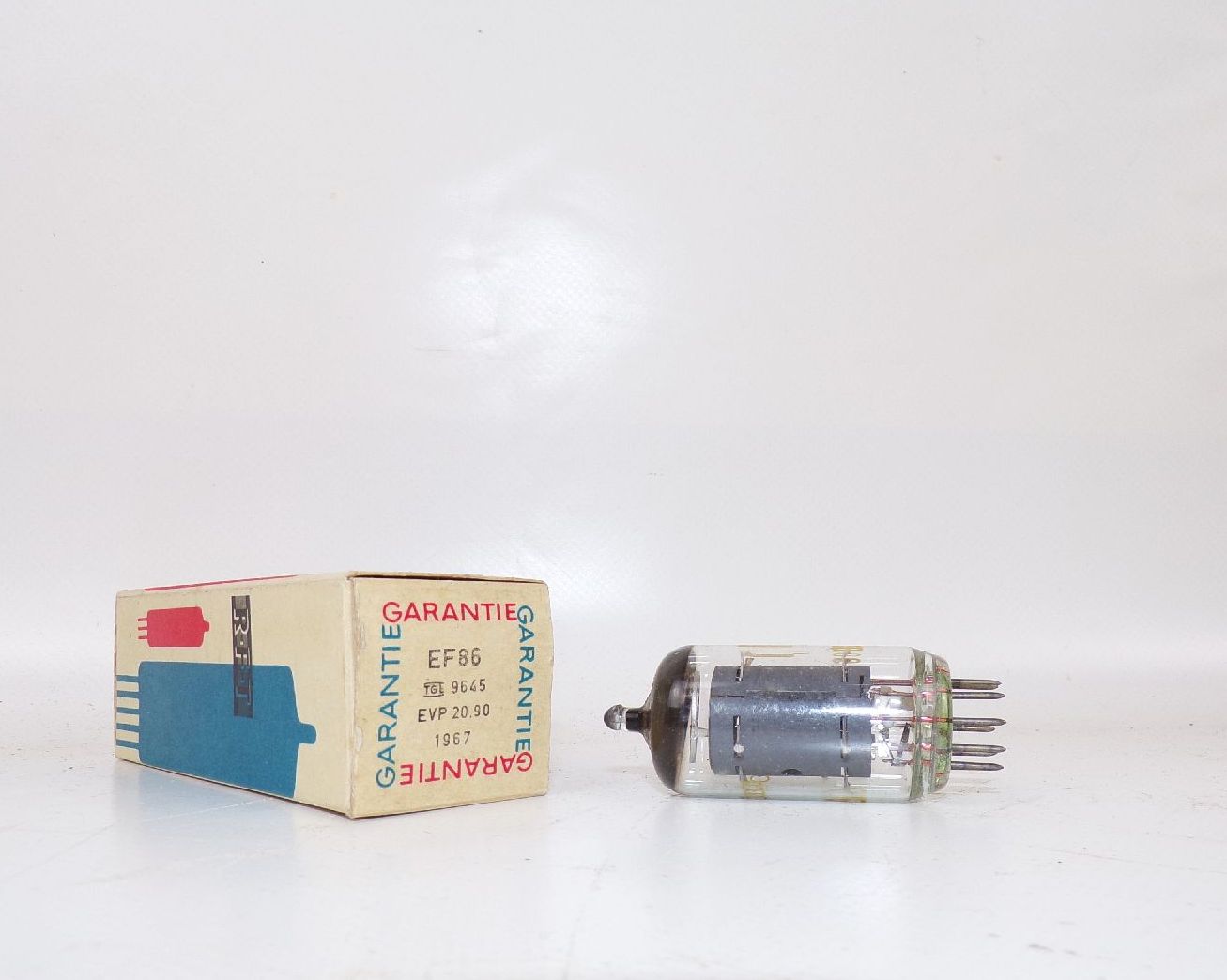 Alte RFT EF86 Röhre Radio tube