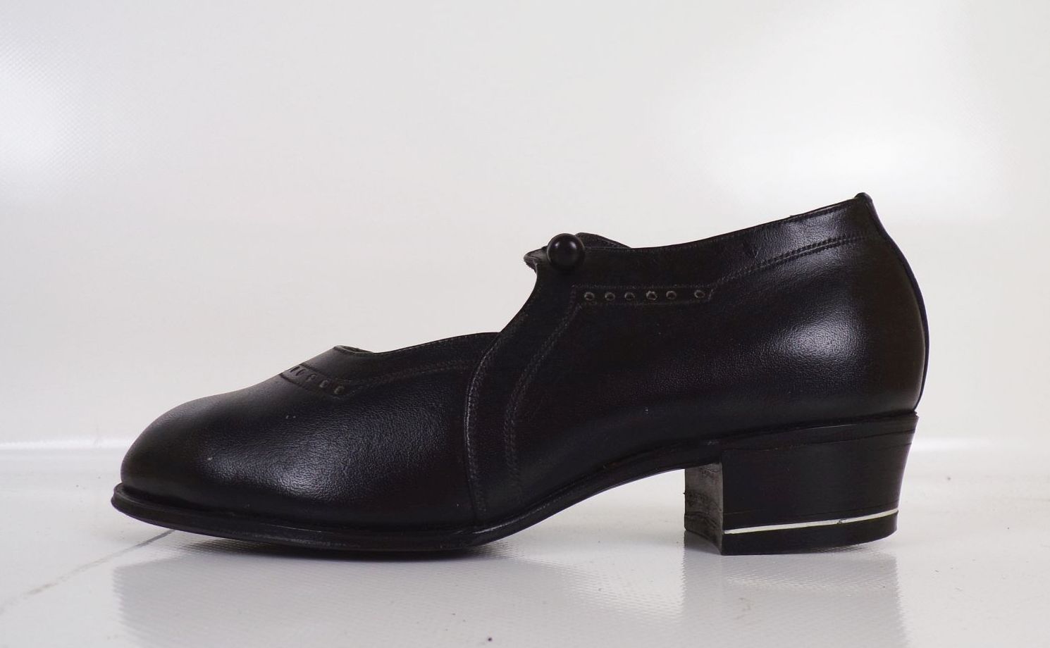 Schuhe für Mädchen Leder Größe 28 aus den 1930er OVP Nos Spangenschuh Schuhe für Mädchen Leder Größe 28 aus den 1930er OVP Nos Spangenschuh