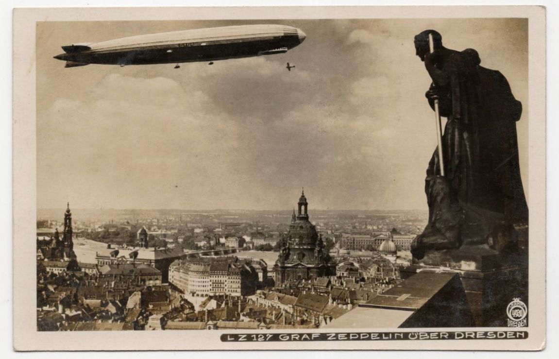 Ak LZ127 Graf Zeppelin über Dresden 1929 Walter Hahn 4930
