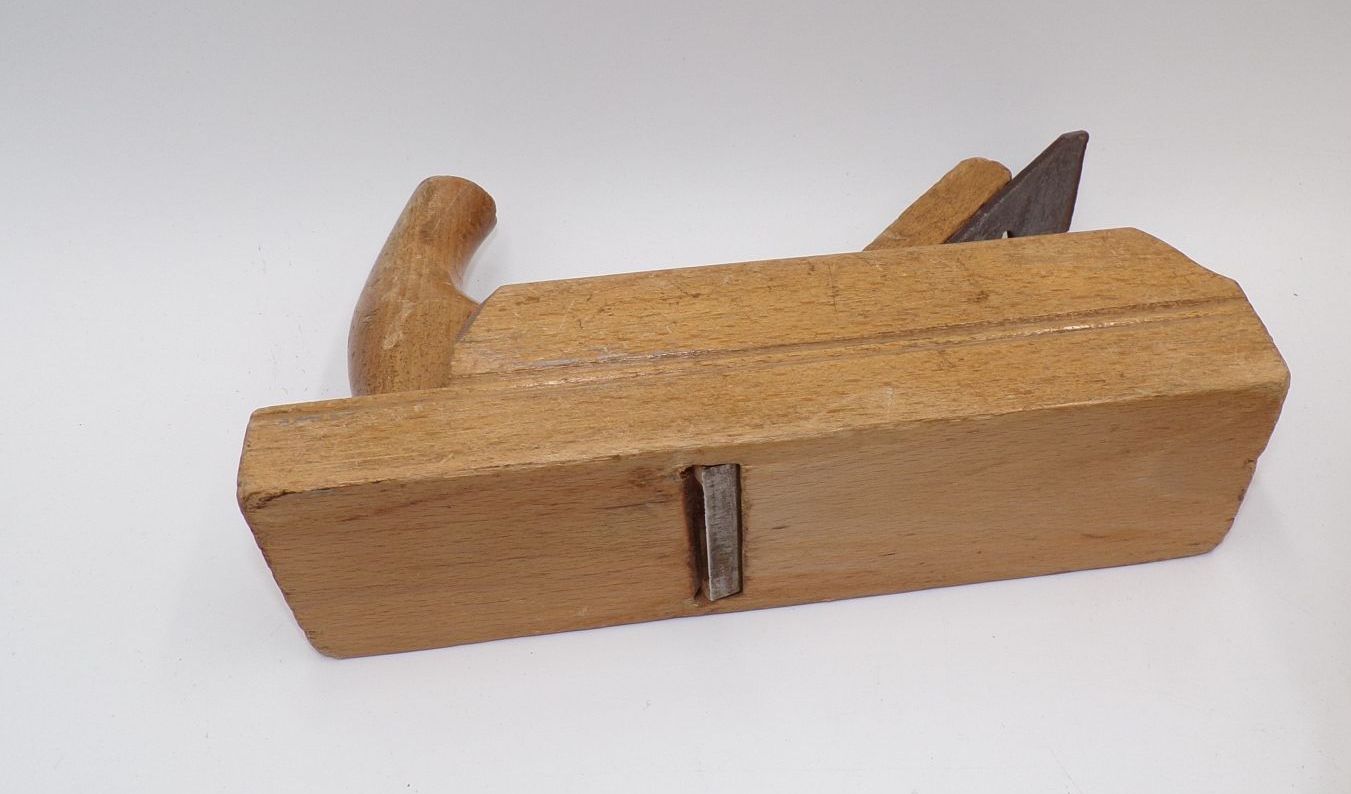 Altes Werkzeug Hobel Schraubstock Säge Bohrer Stemmeisen Tischler Schreiner