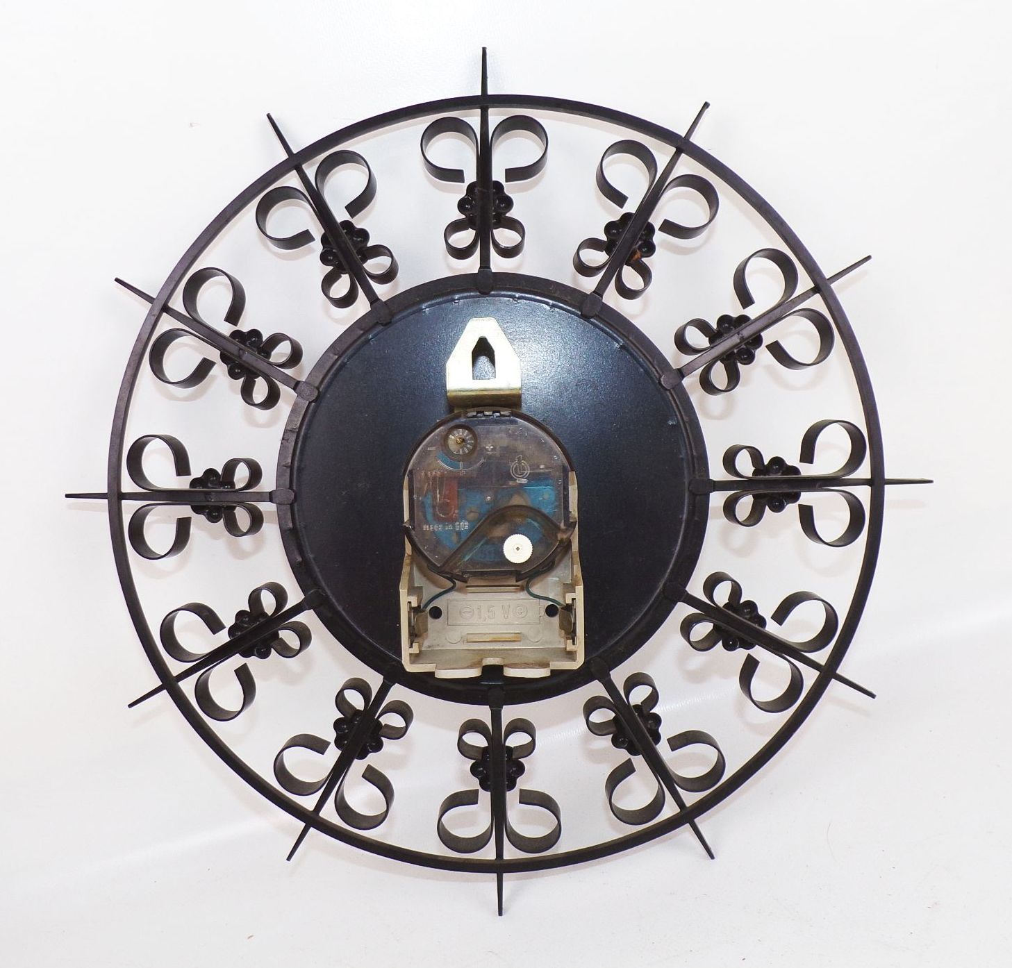 Weimar elektronic Wanduhr Made in GDR Metall Uhr vintage 