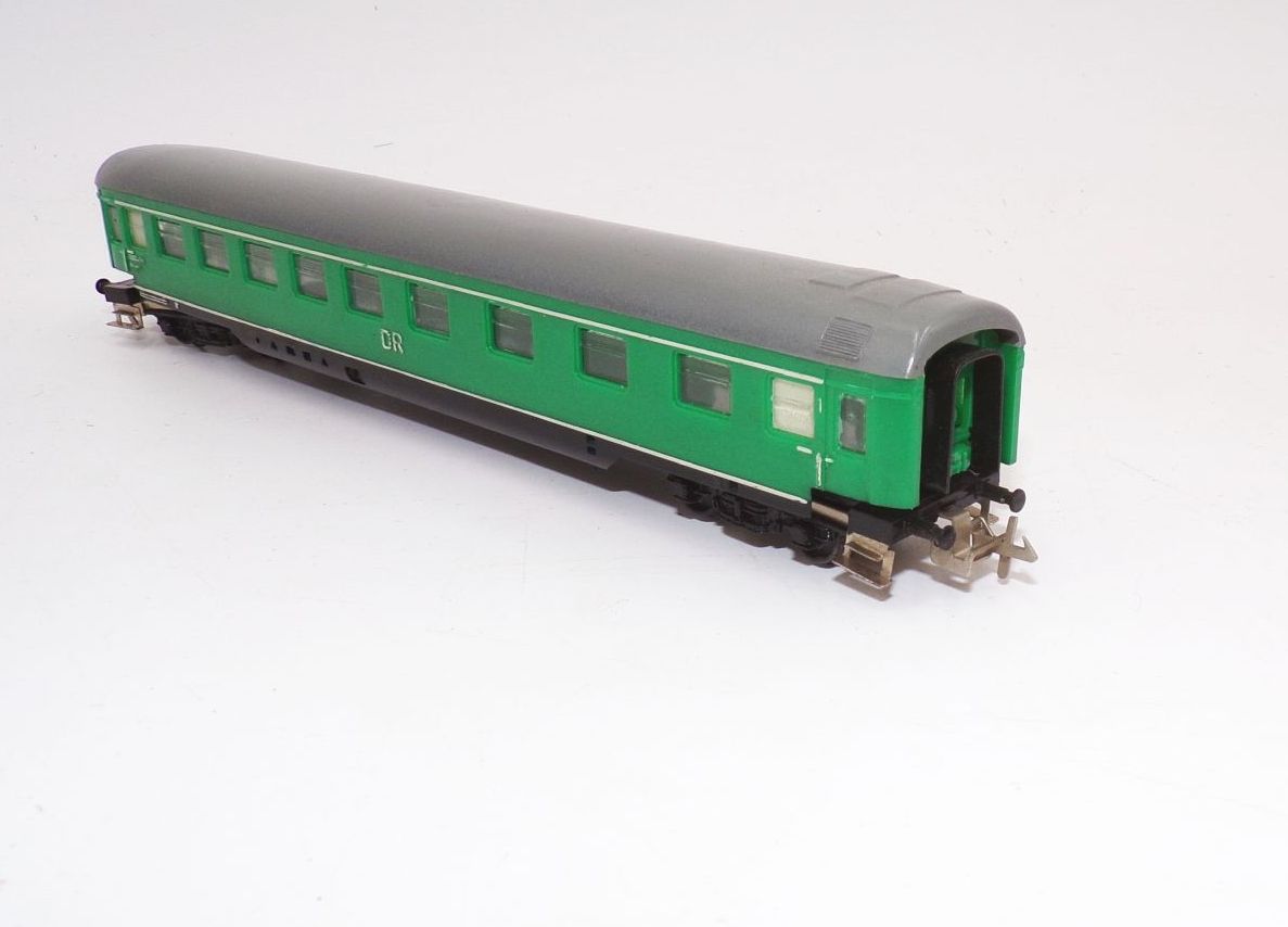 Zeuke TT Schnellzugwagen Grün DR Zeuke TT Schnellzugwagen Grün DR