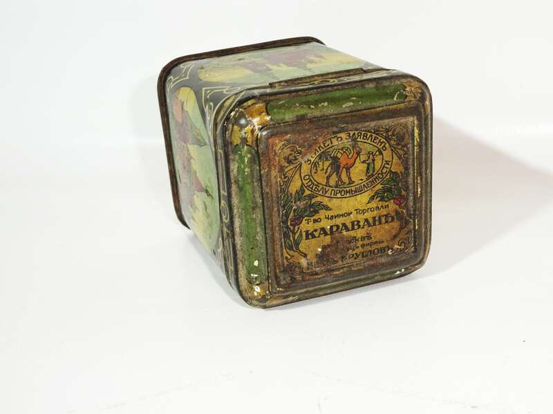 Alte russische Blechdose Basilius Kathedrale Babuschka um 1910 