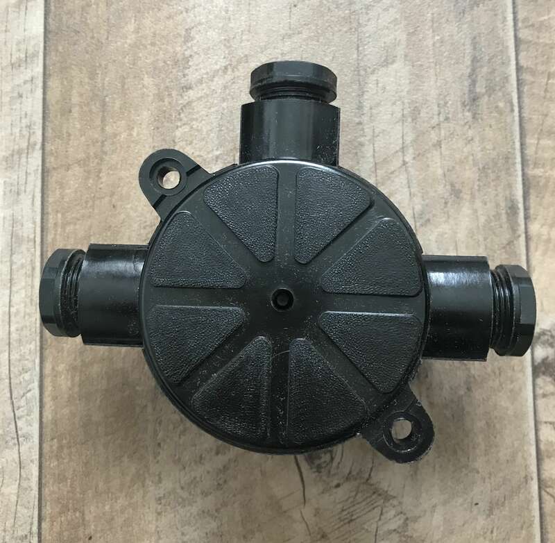 Alte Steckdosen Aufputz Klappe Lichtschalter DDR Verteilerdosen