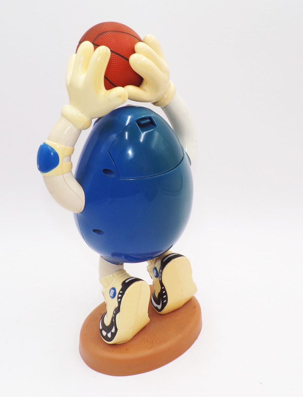 Blauer M&M's Süßigkeitenspender aus den1990erJahren Basketballspieler Blauer M&M's Süßigkeitenspender aus den1990erJahren Basketballspieler