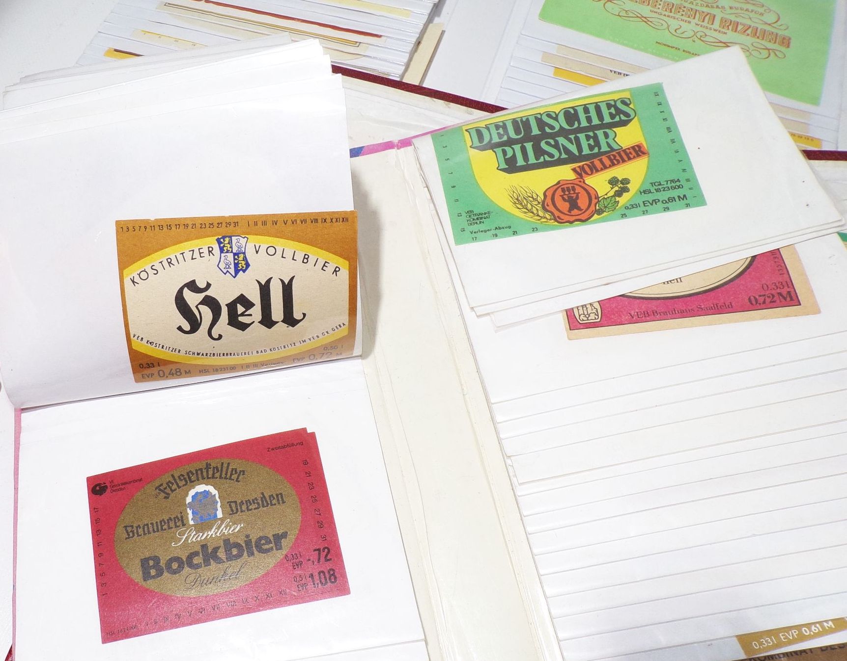 Konvolut alte Bieretiketten und Weinetiketten Konvolut alte Bieretiketten und Weinetiketten