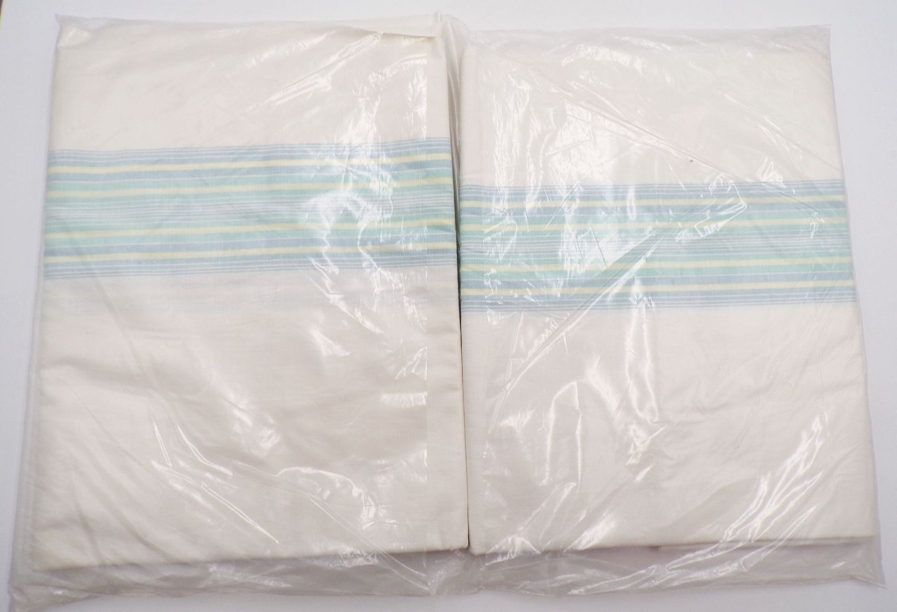 Lobe Wäsche Bettlaken 140 x 230 cm DDR Unbenutzt OVP Lobe Wäsche Bettlaken 140 x 230 cm DDR Unbenutzt OVP