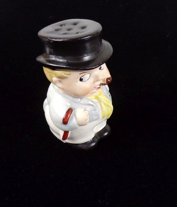 Alte Salzstreuer Pfefferstreuer Figuren googly Porzellan Figuren