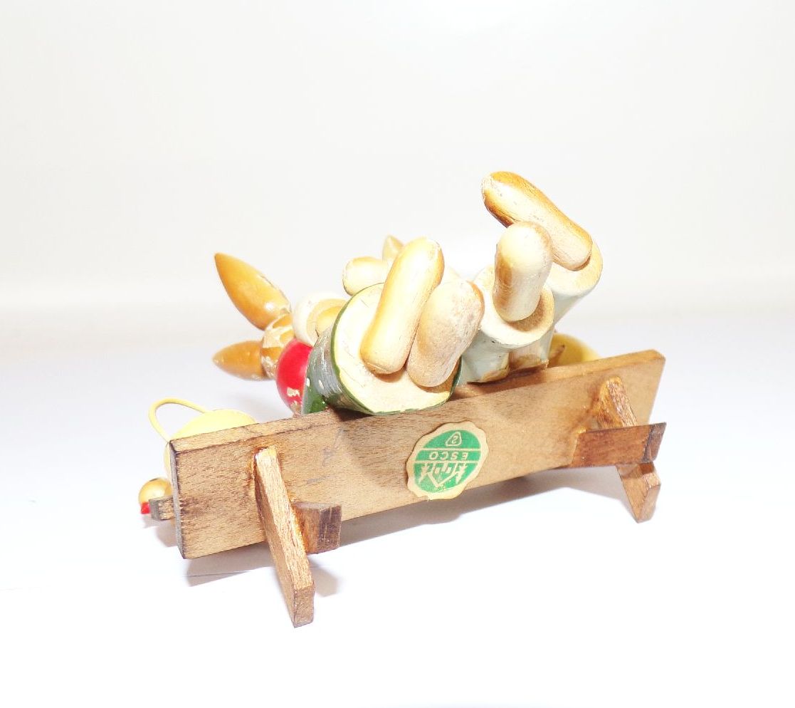 Esco zwei sich küssende Osterhasen Erzgebirge Figur Osterschmuck