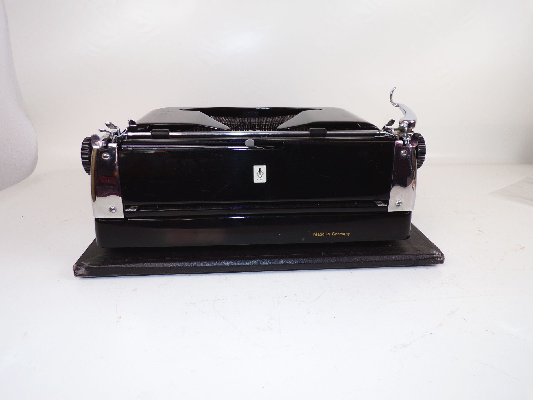 Erika Schreibmaschine mit Koffer schwarz typewriter