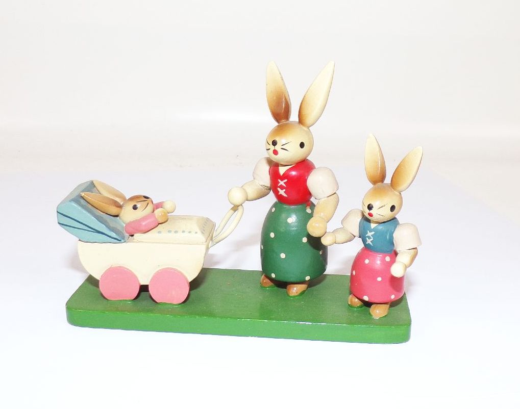 Esco Osterhasen Mutter mit Kinderwagen Osterschmuck Figur 