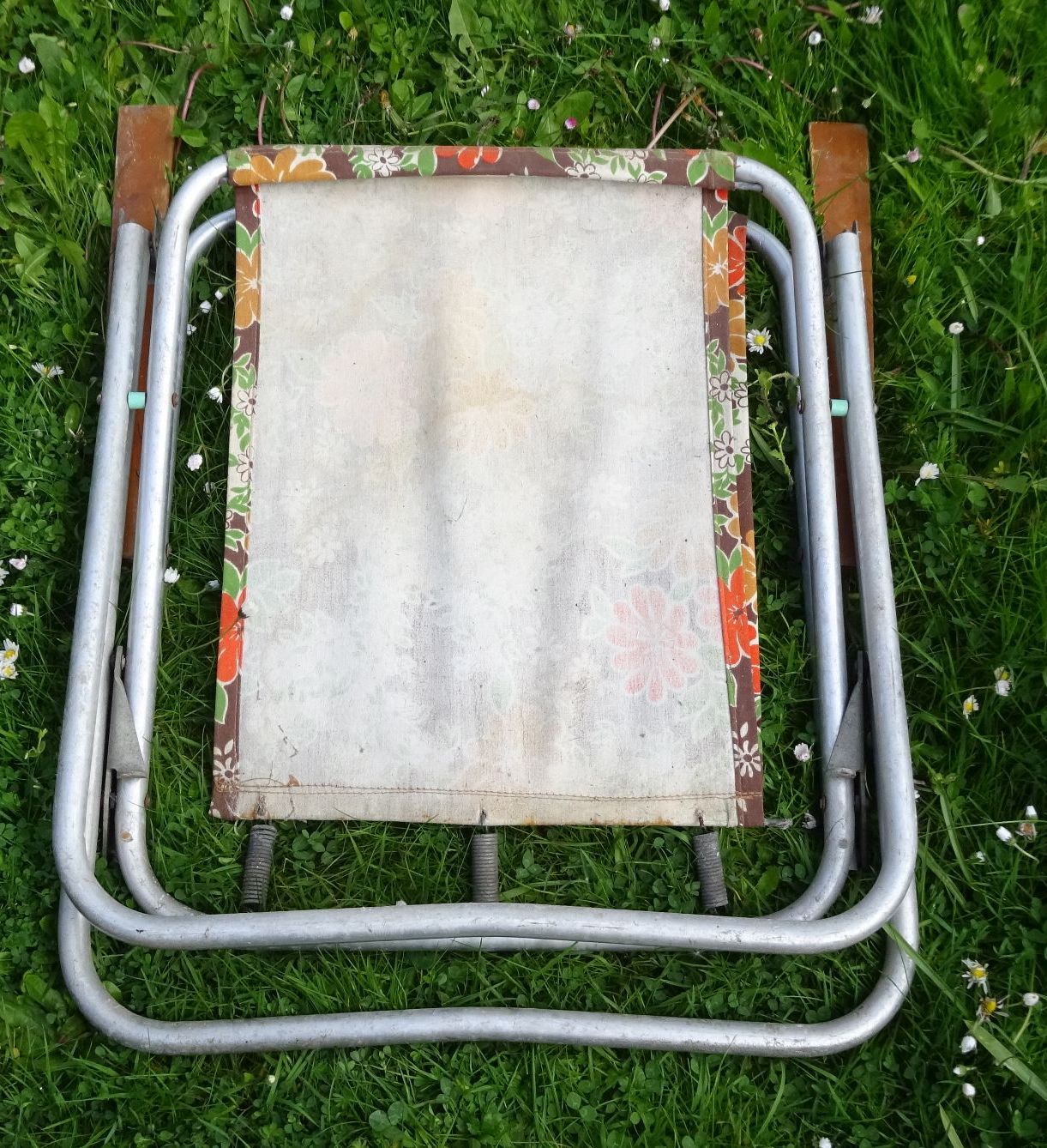 Alter DDR Campingstuhl Klappstuhl Blumen Stoff vintage