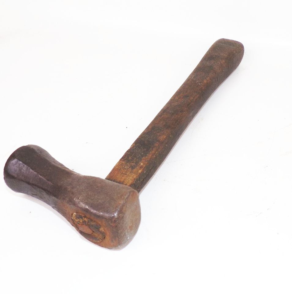 Alter Ziselierhammer Holzgriff handgeschmiedeter Hammer