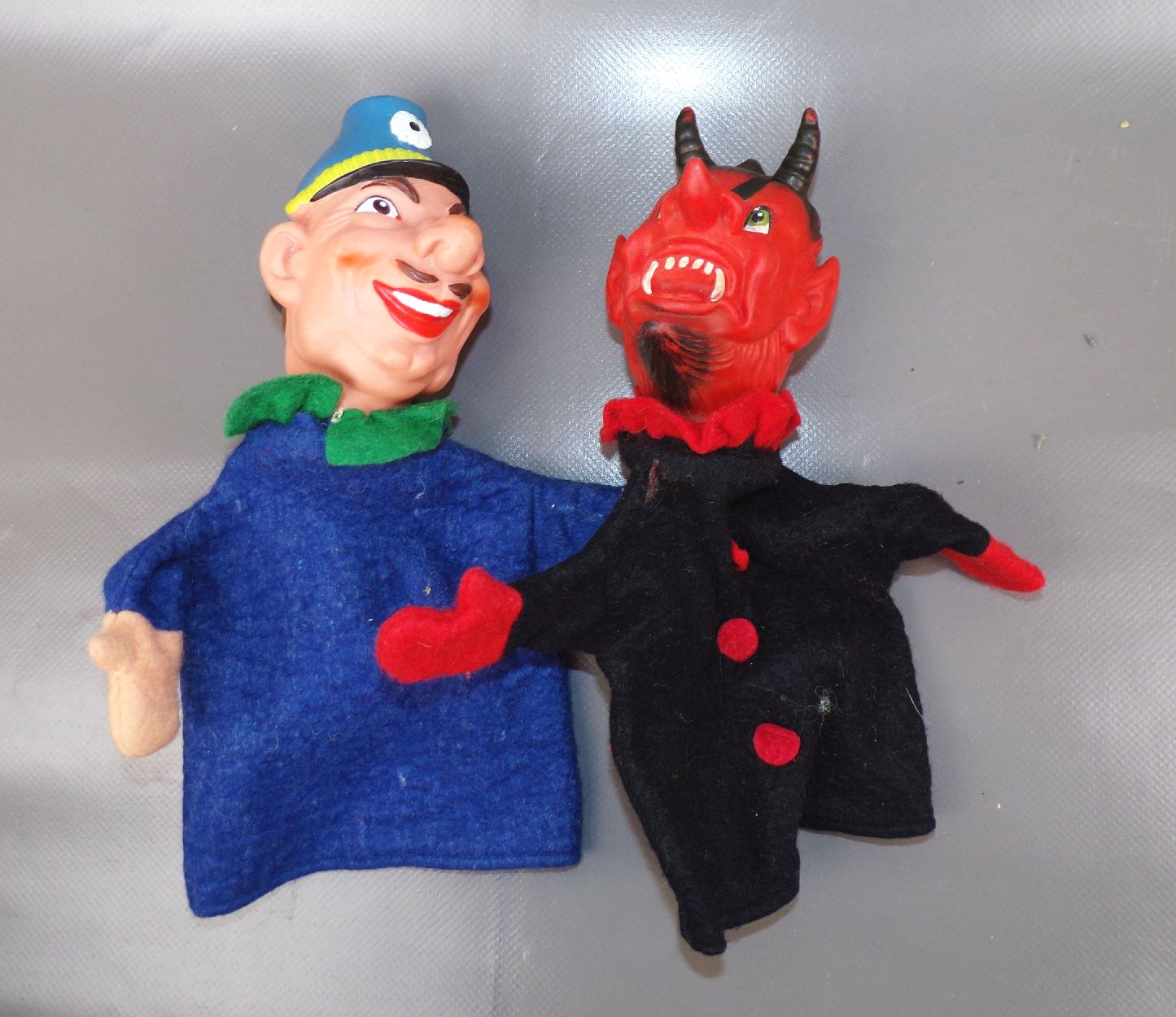 Konvolut DDR Kasperlepuppen Handpuppen Pittiplatsch Schnatterinchen Kasperle