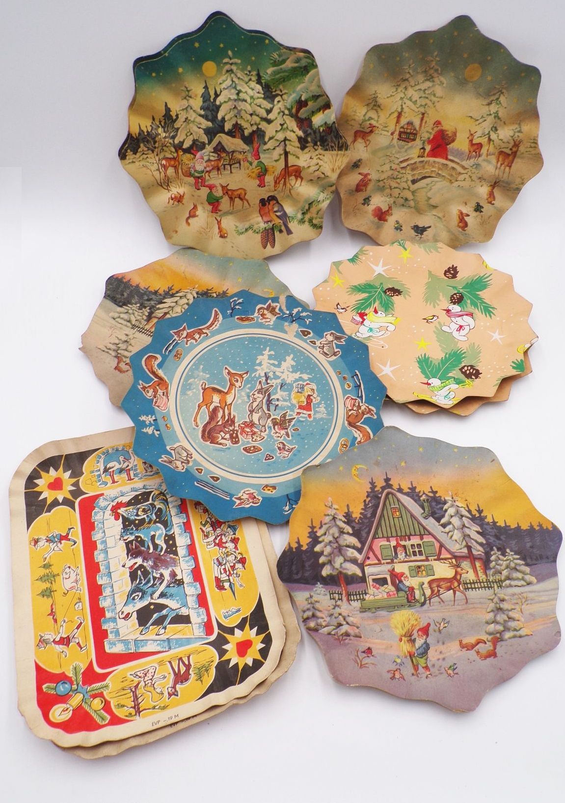 Alte Weihnachtsteller aus Pappe DDR Weihnachtsschmuck 