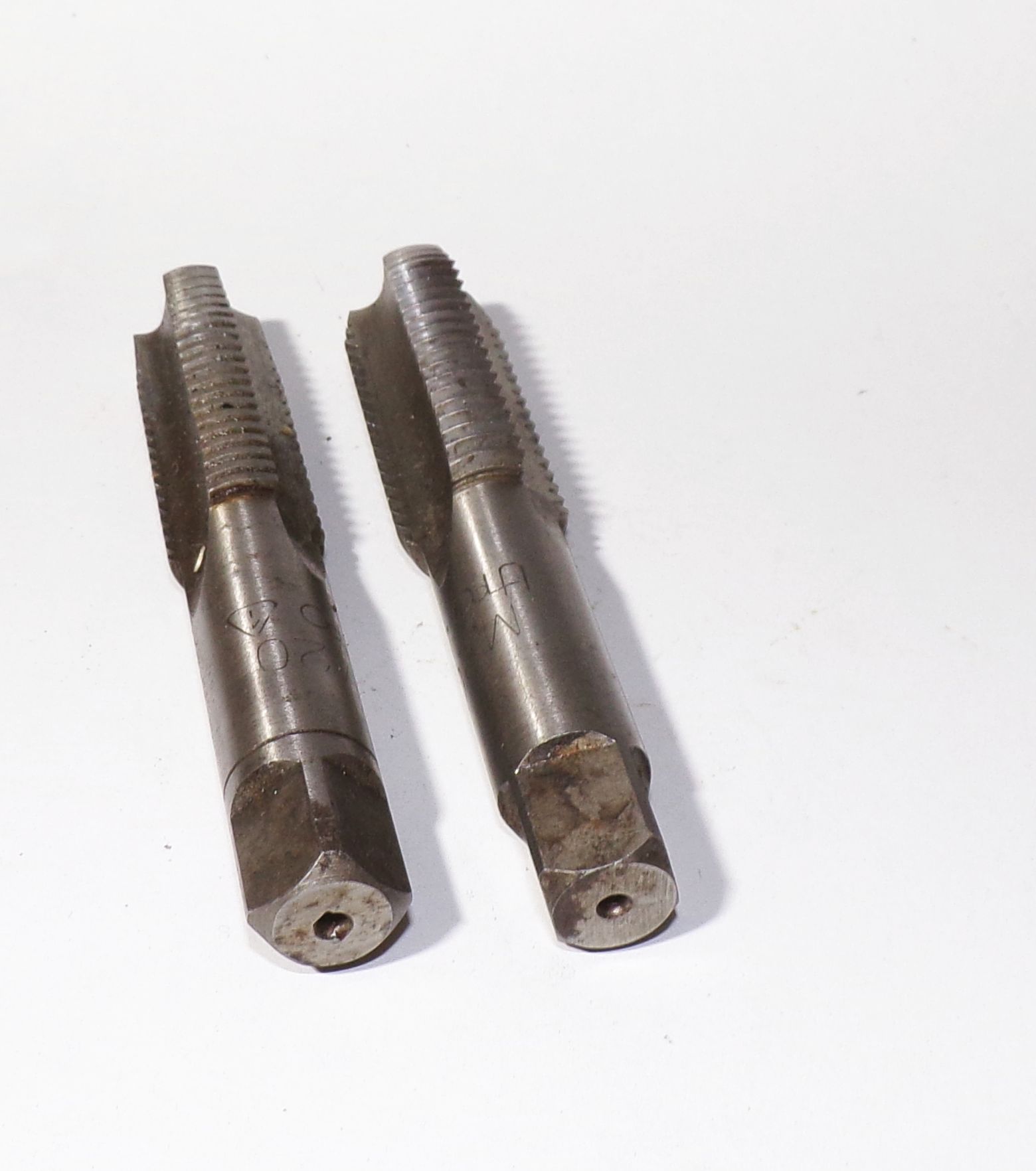 QUARKZMAN Handgewindebohrer Set 7/16-20 UNF - 2 Stück HSS6542 Gewindeschneider