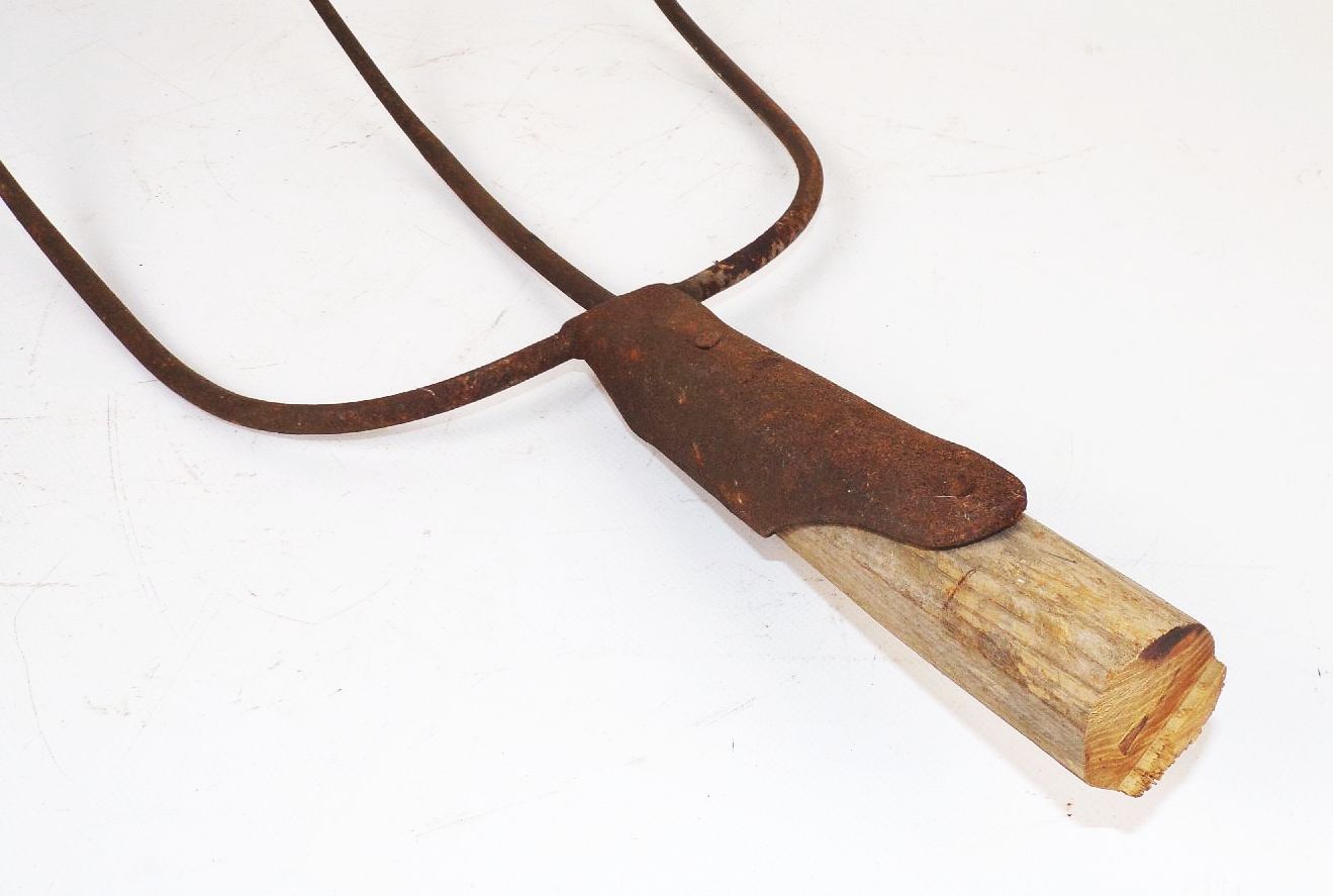 Alte Heugabel Dreizack Bauern Werkzeug Mistgabel 