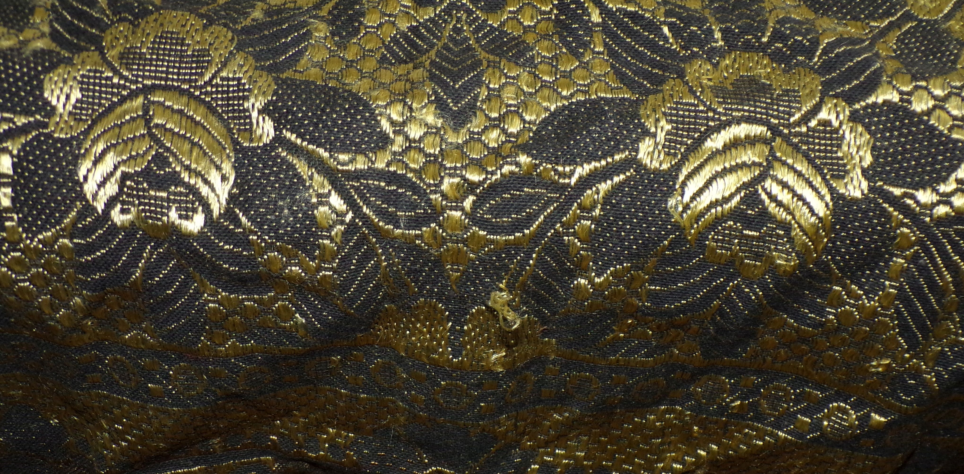 Tischdecke um 1900 Stickerei Seidenglanz Überwurf 