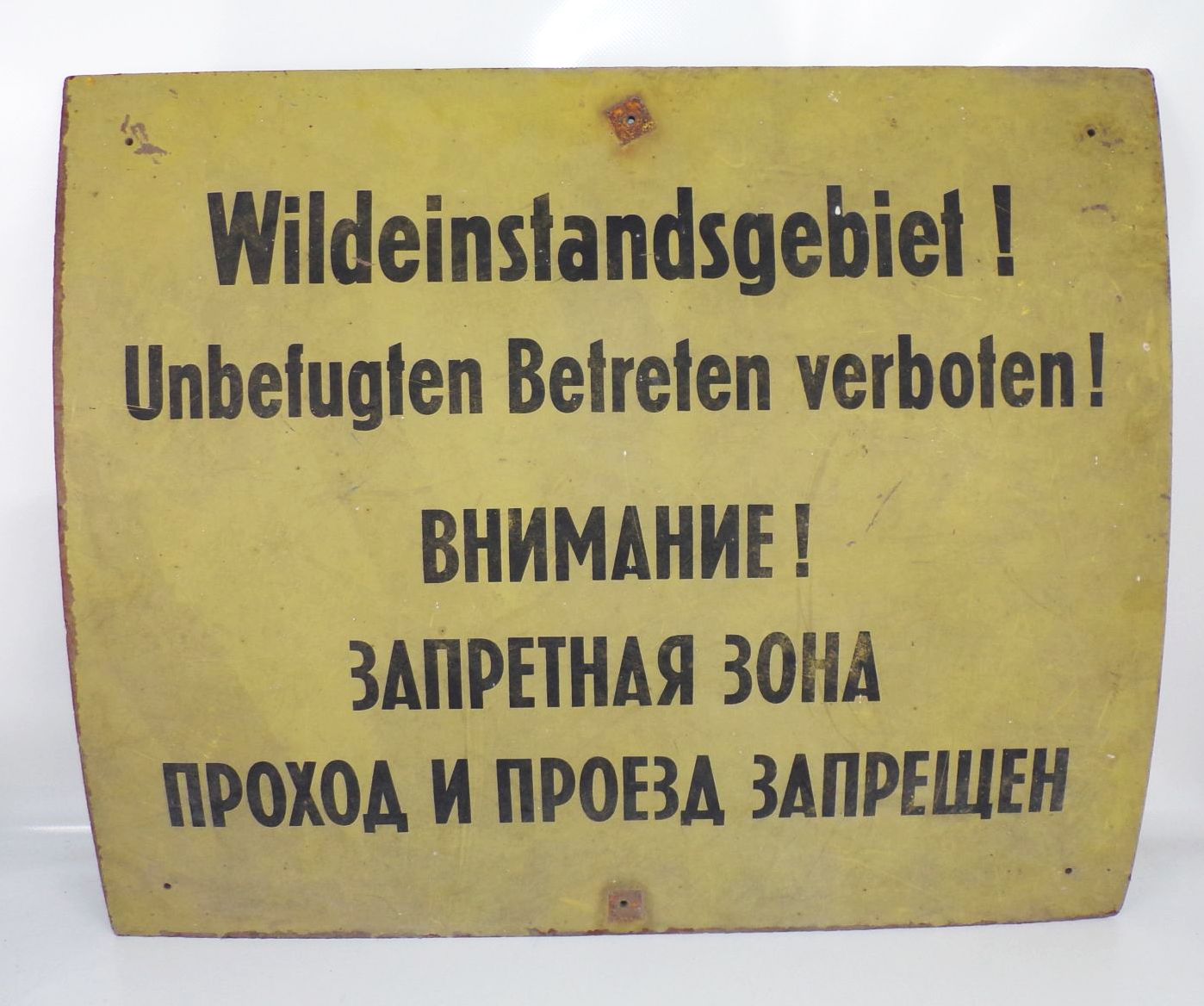 Altes Schild Wildeinstandsgebiet Unbefugten Betreten Verboten Russisch um 1950