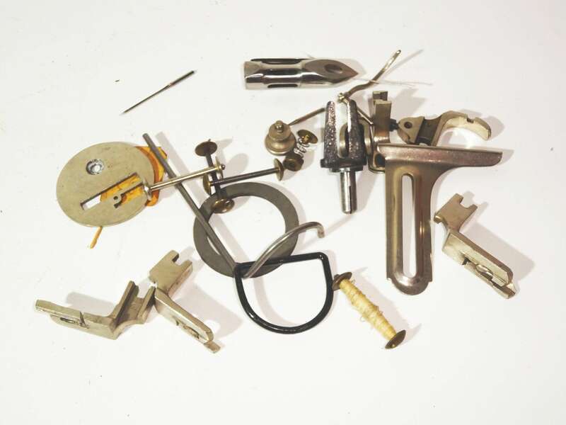 Seidel Naumann Dresden Blechdose Nähmaschine Zubehör Inhalt 1930er 