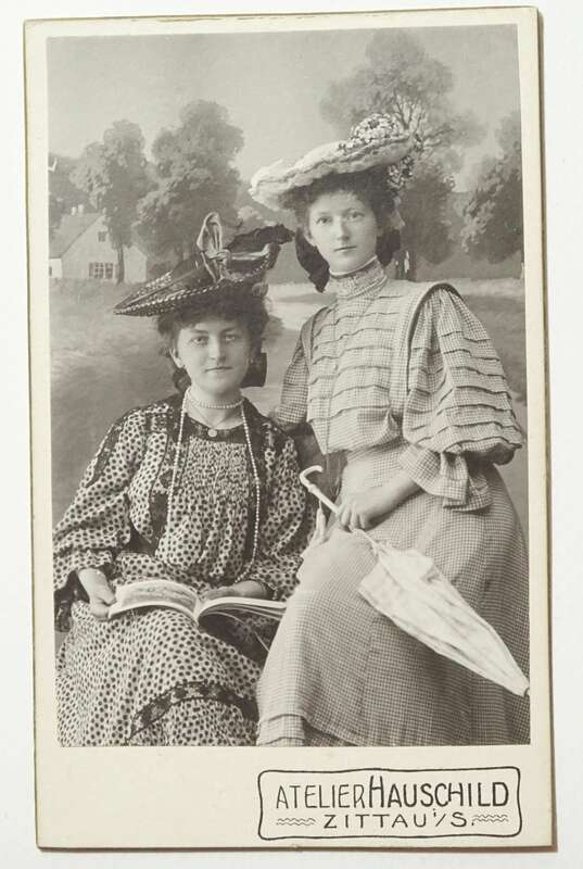 CDV Foto Damen in feiner Mode 1900er Hauschild Zittau