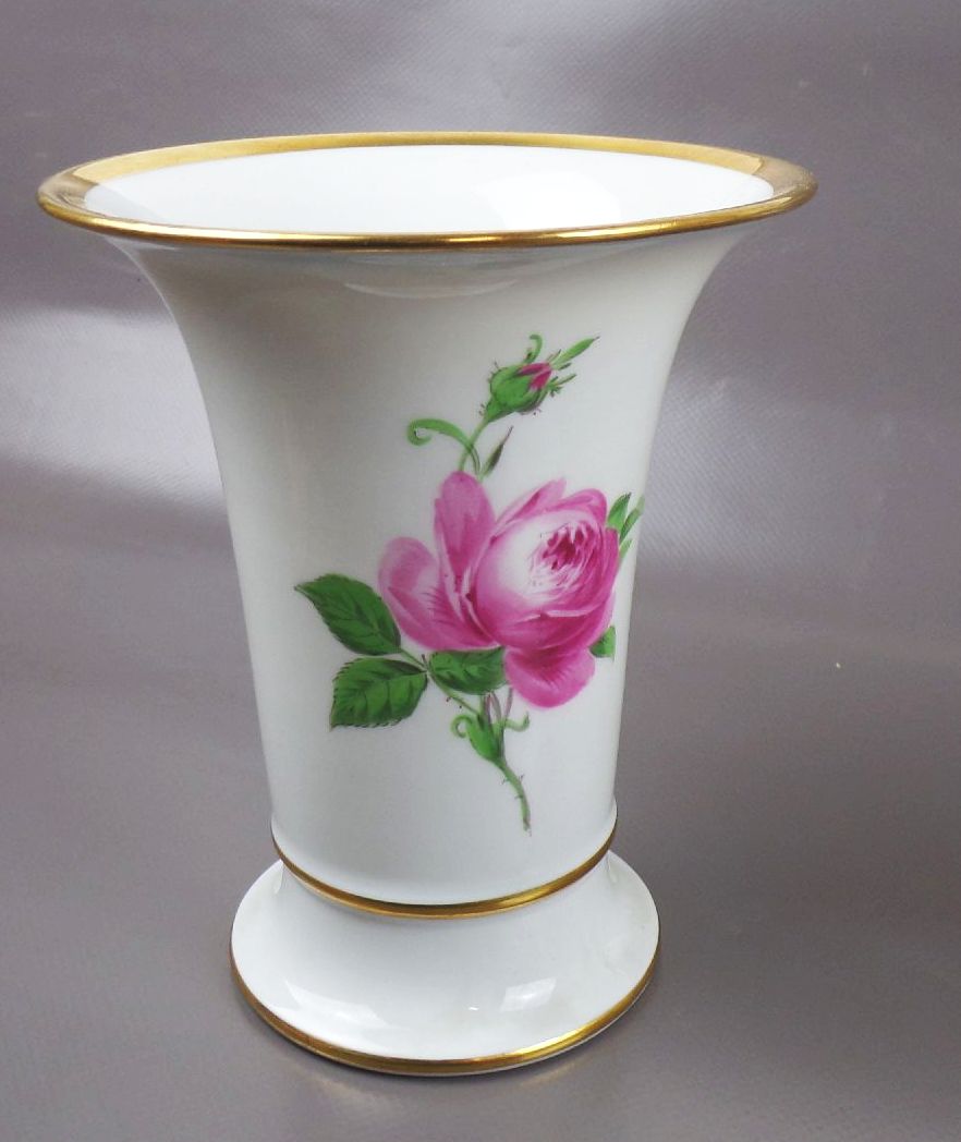 Meissen Porzellan Vase Trichtervase Rote Rose Goldrand