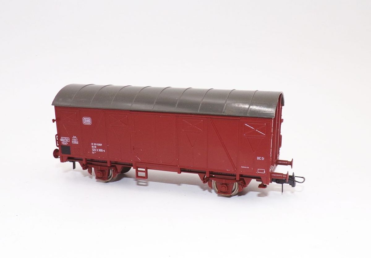 Roco Güterwagen gedeckt braun H0