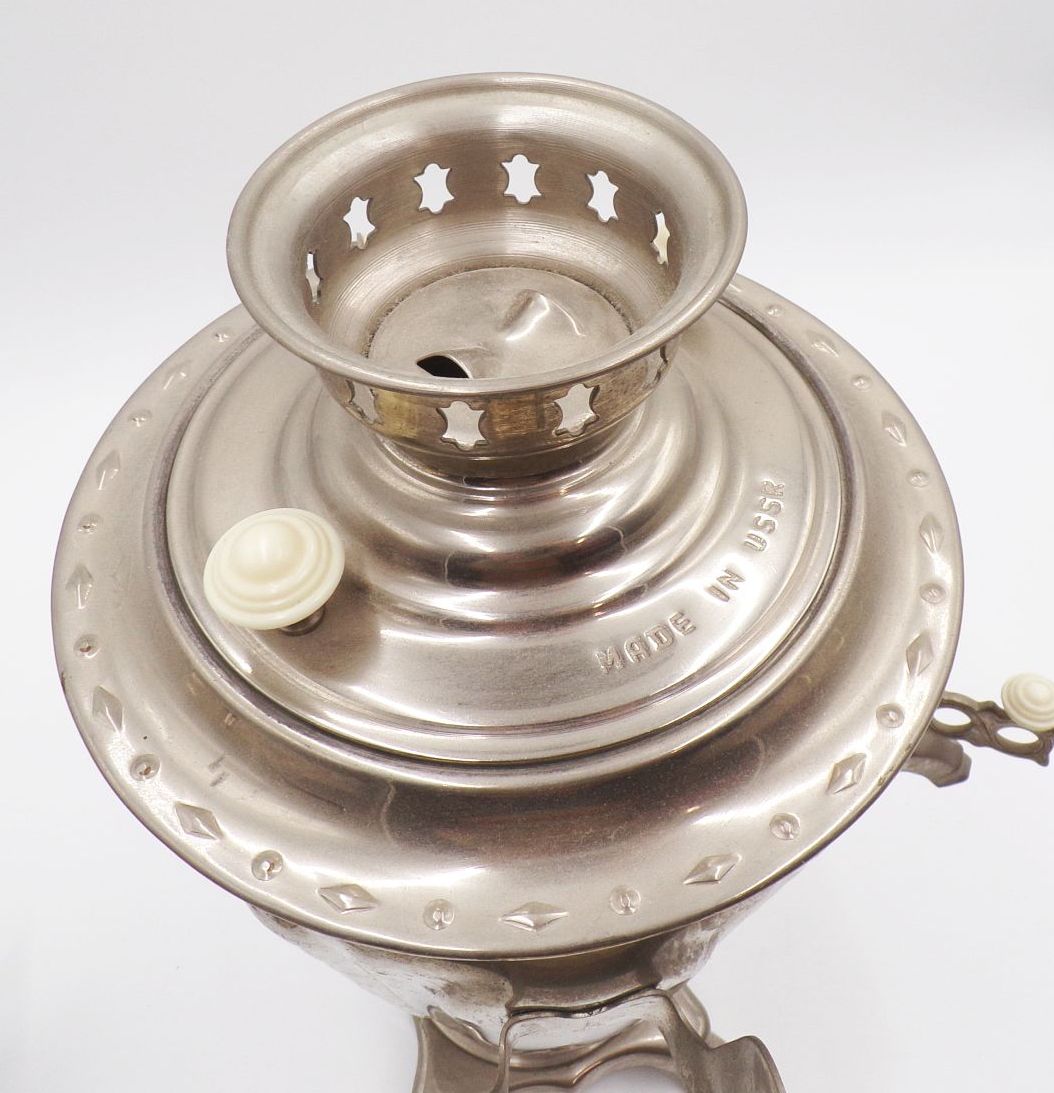 Alter Samowar UdSSR mit 2 Teegläsern 