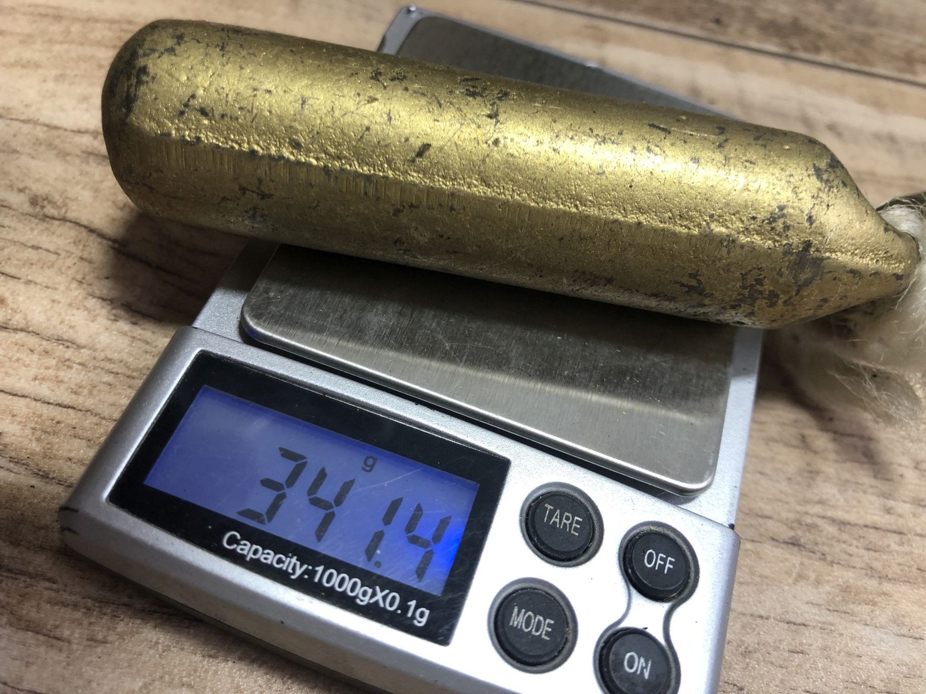 2 Uhrengewichte für Kuckkucksuhr 341,4 und 329,7 gramm Paar alte Zapfen