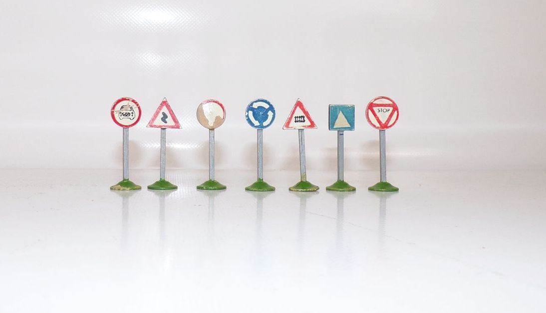 Alte Straßenschilder Holz Modellbau wohl Erzgebirge